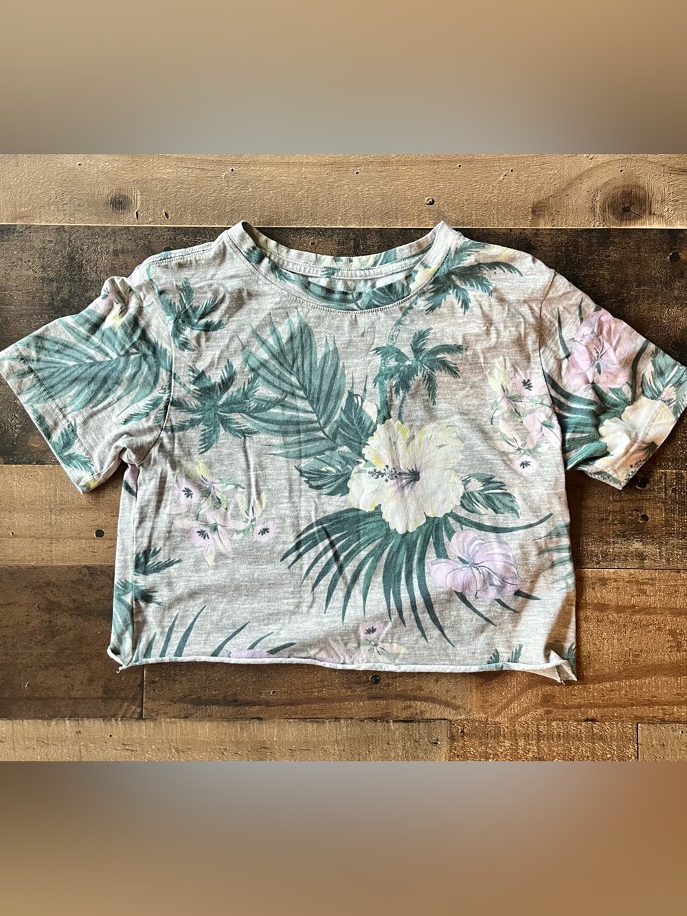 3/$15 ✨ Women's Original Use Floral Crop Top | XS